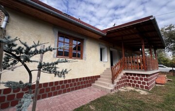 Eladó családi ház