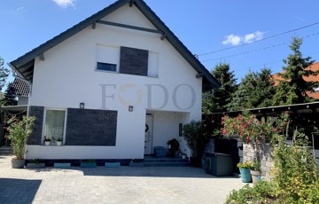 Eladó családi ház