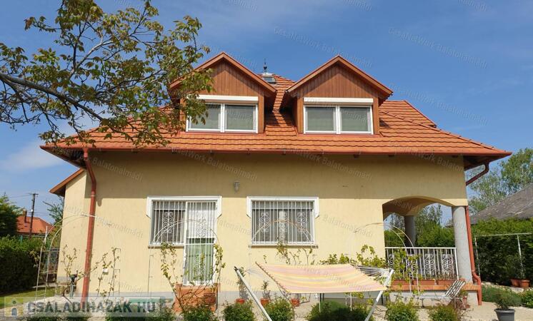 Eladó exkluzív családi ház Balatonalmádiban!                                 