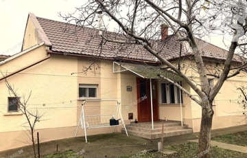 Eladó családi ház