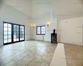 Eladó családi ház Üröm 229 000 000 Ft