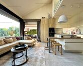 Eladó családi ház Üröm 219 900 000 Ft