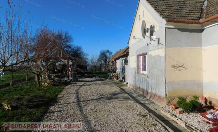 Természet közeli kis faluban, Főnyeden eladó családi ház                                 