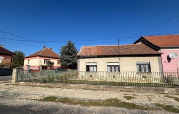 Eladó családi ház