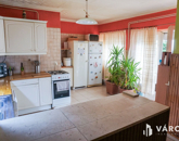 Eladó családi ház Üröm 137 900 000 Ft