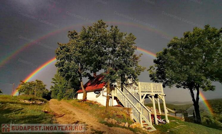 Vendégház lenyűgöző panorámával a Balaton-felvidéki Nemzeti Park tetején                                 