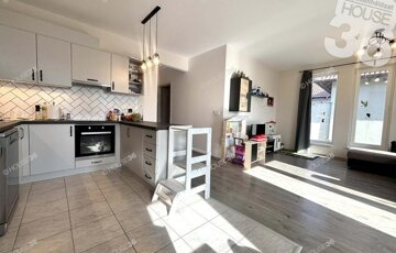 Eladó családi ház