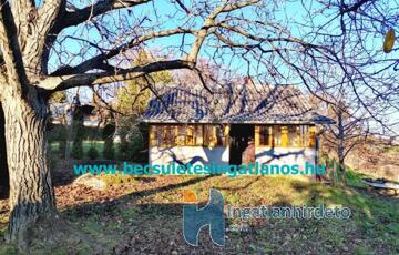 Eladó telek/földterület