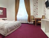 ELADÓ Pápa kultikus ékköve