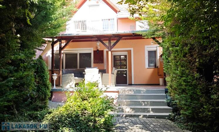 Hangulatos lakás kerttel eladó Balatonalmádiban központhoz közel                                 