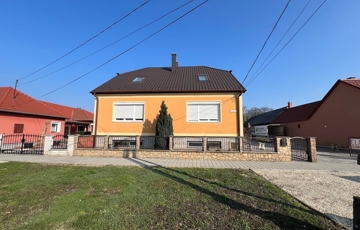 Eladó családi ház