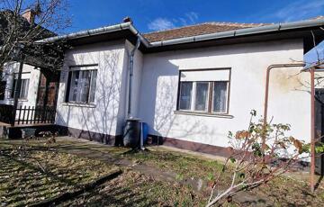 Eladó családi ház
