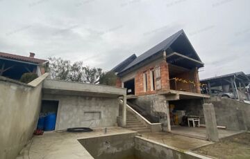 Eladó családi ház