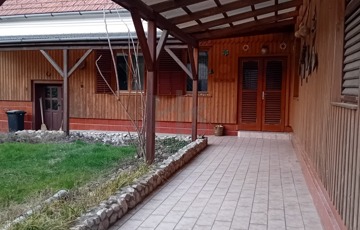 Eladó családi ház
