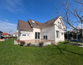 Eladó családi ház Győrújbarát 179 500 000 Ft