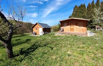 Eladó telek/földterület