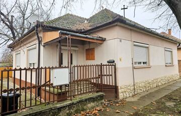 Eladó családi ház