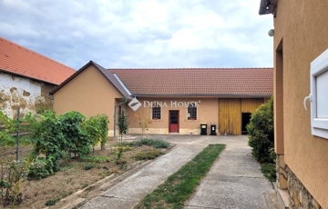 Eladó családi ház