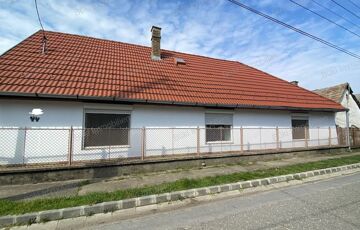 Eladó családi ház