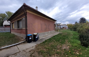 Eladó családi ház