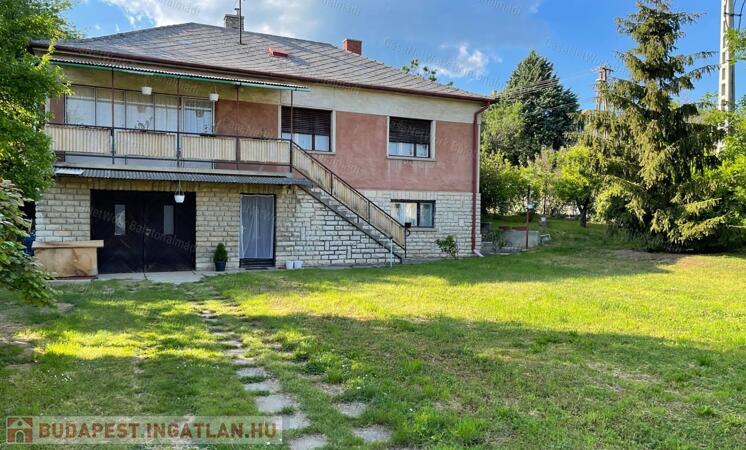 Felújítandó családi ház eladó Balatonfüreden                                 