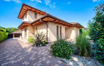 Eladó családi ház