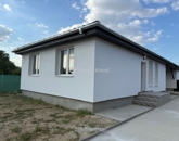 Eladó családi ház Dánszentmiklós 58 000 000 Ft