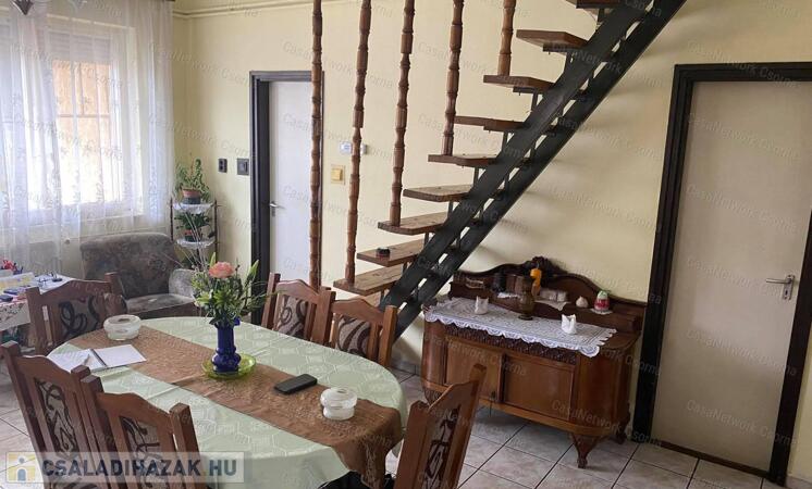 tetőteres családi ház várja új lakóit                                 
