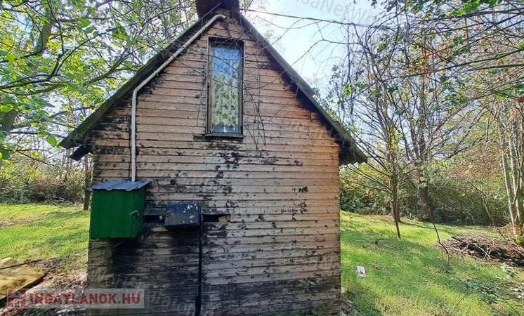 Pincesor közelében - eladó ZÁRTKERT BALATONFŐKAJÁRON