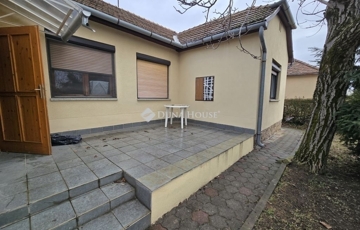 Eladó családi ház