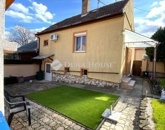 Eladó családi ház Pécs 89 900 000 Ft