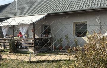 Eladó családi ház