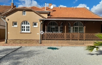 Eladó családi ház