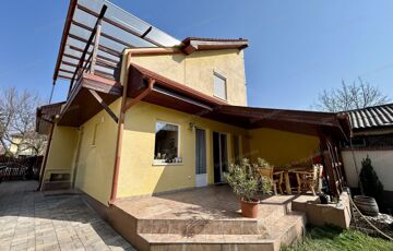 Eladó családi ház