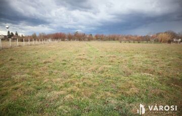Eladó telek/földterület