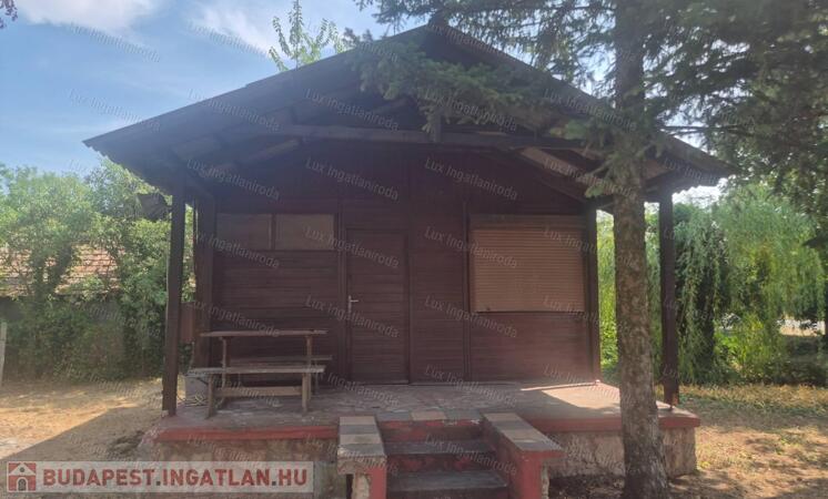 Komárom-Koppánymonostor eladó nyaraló/telek                                 
