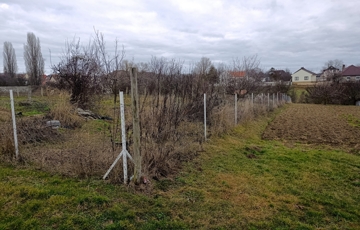 Eladó telek/földterület