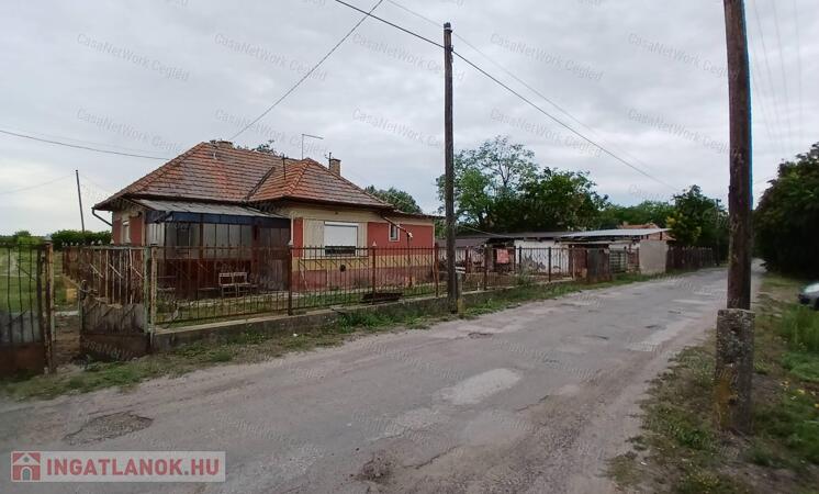 Eladó Ceglédi 69 m2 Családi Ház.