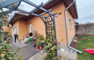 Eladó családi ház