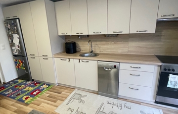 Eladó családi ház