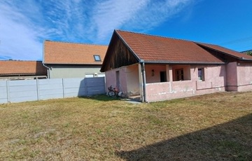 Eladó családi ház