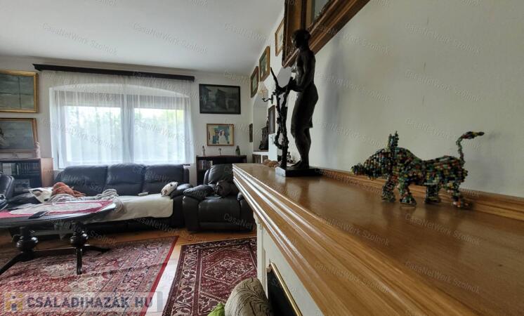 Elegáns, prémium családi ház gyönyörű kerttel, extrákkal, Kerepesen                                 