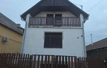 Eladó családi ház