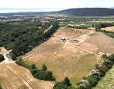 6,2 hektáros (rét) általános mg.-i terület épületekkel, építési engedéllyel