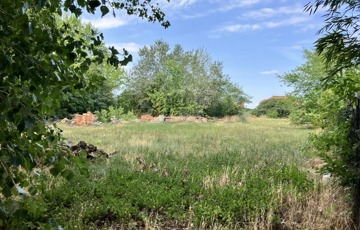 Eladó telek/földterület