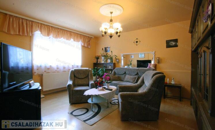 Nem túl nagy, ellenben hangulatos kis ház eladó Fertőrákoson                                 