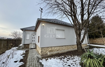 Eladó családi ház