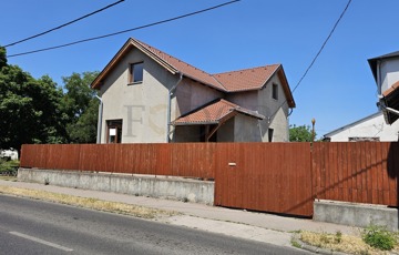 Eladó családi ház