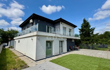 Eladó családi ház