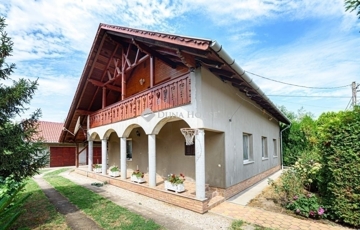 Eladó családi ház